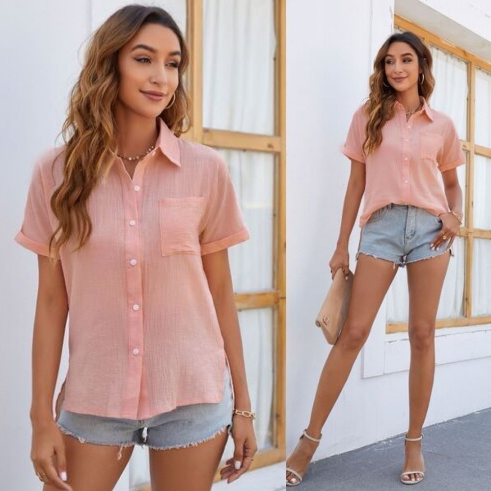 New Elan Lightweight Cotton Button Front Pocket Top in Blush Peach